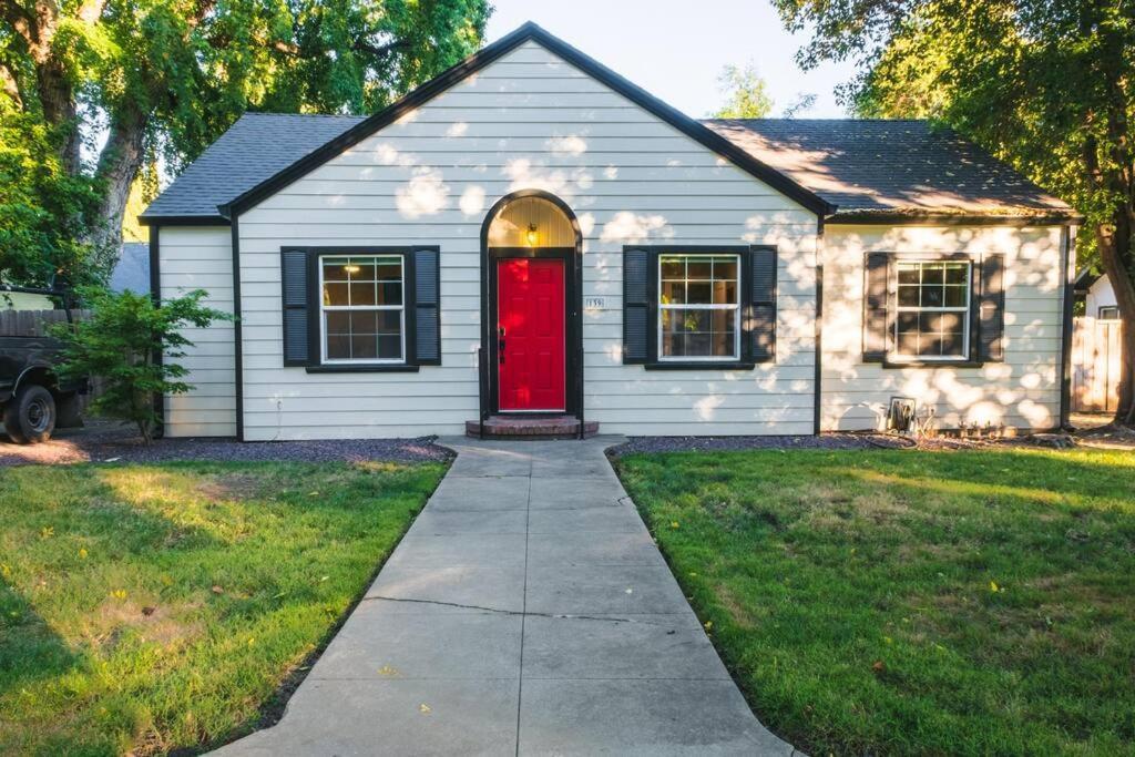 Lovely House Near Downtown, Home Away From Home! Chico Luaran gambar