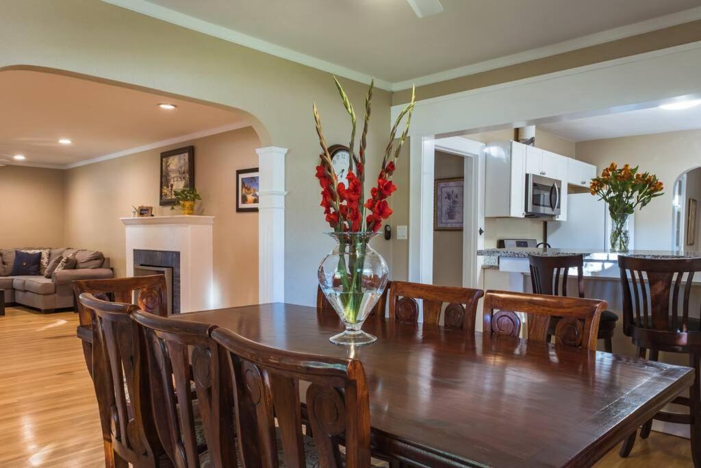 Lovely House Near Downtown, Home Away From Home! Chico Luaran gambar